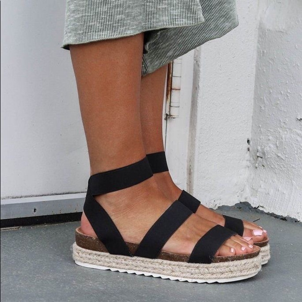 NEW! Amazing Lace No Doubt Black Espadrilles